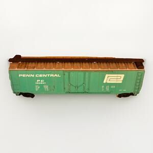 Vintage N Scale Bachmann Penn Central PC 160647 Blue Reefer Car, Boxcar B4 3 In.
